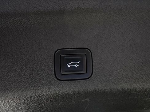 Used 2023 GMC Yukon Denali Ultimate AWD/4WD image 33