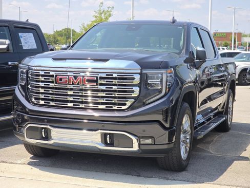 Used 2023 GMC Sierra 1500 Denali AWD/4WD image 2