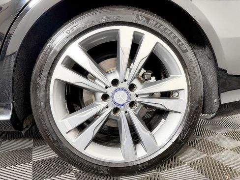 Used 2014 Mercedes-Benz E 350 Sedan image 25