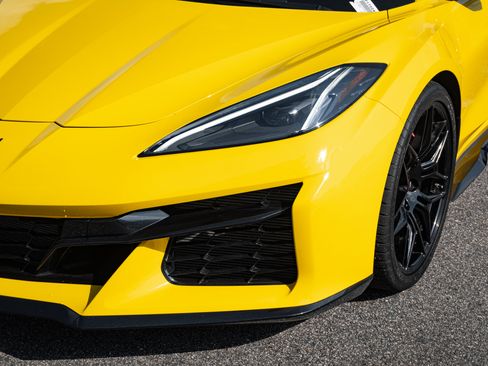Used 2026 Chevrolet Corvette Z06 RWD image 6