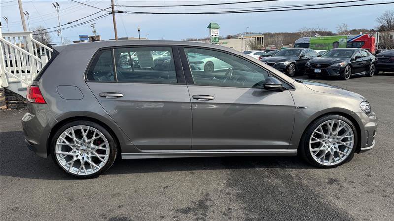 Used 2017 Volkswagen Golf R 4-Door AWD/4WD image 7