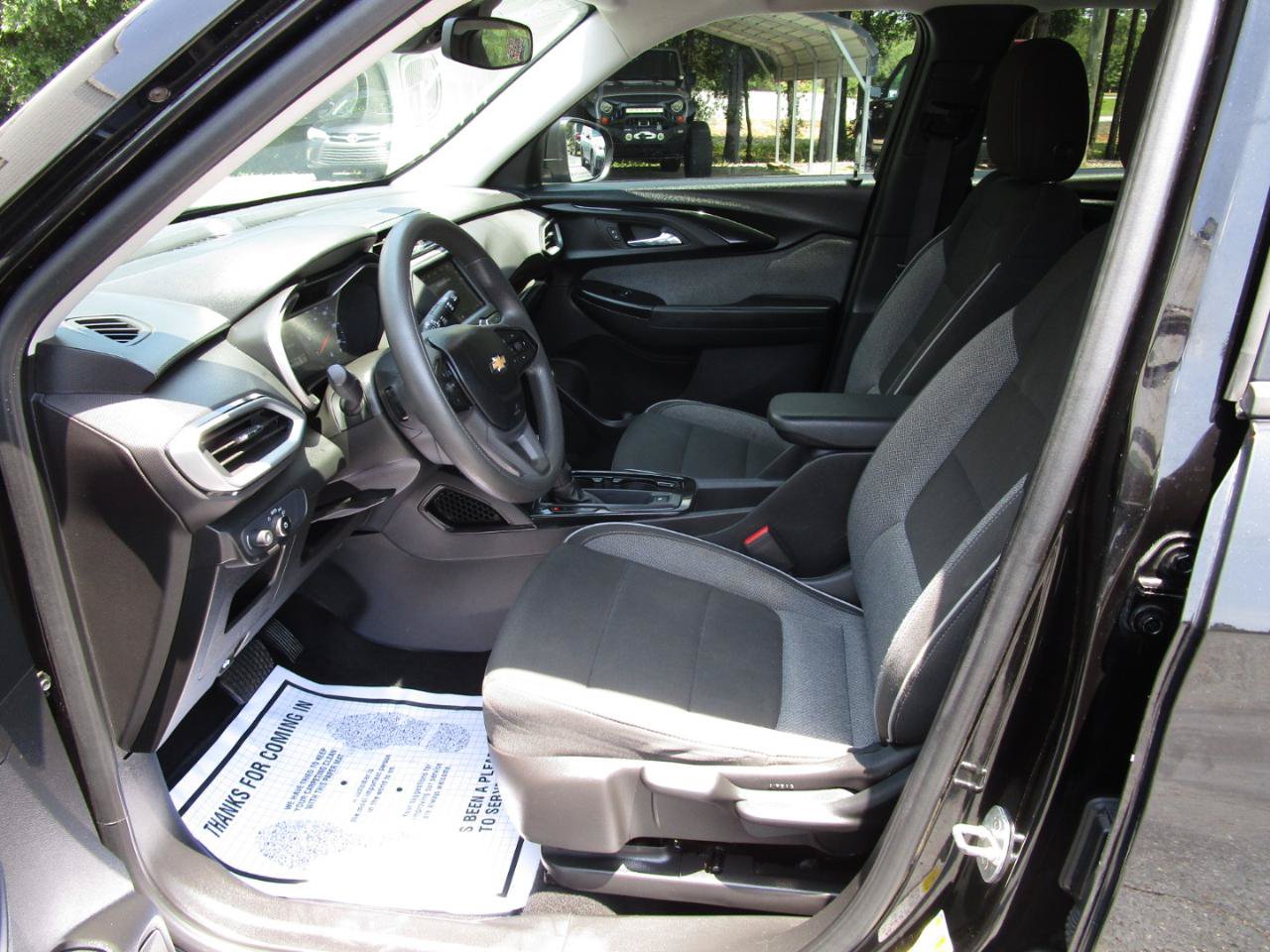 Used 2021 Chevrolet TrailBlazer LS FWD image 16