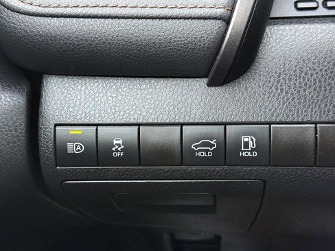 Used 2019 Toyota Camry LE image 30