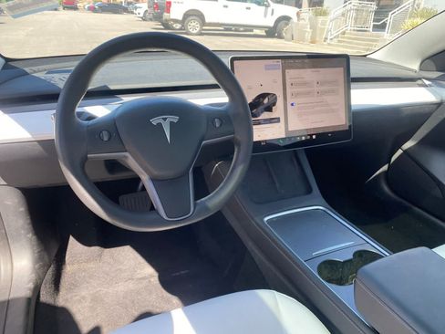 Used 2023 Tesla Model 3 Standard Range RWD image 10