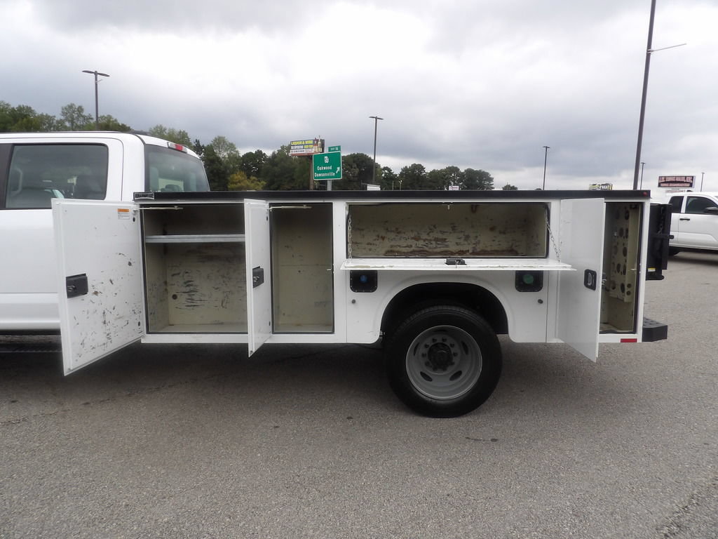 Used 2022 Ford F550 2WD Crew Cab Super Duty w/ Power Equipment Group image 47