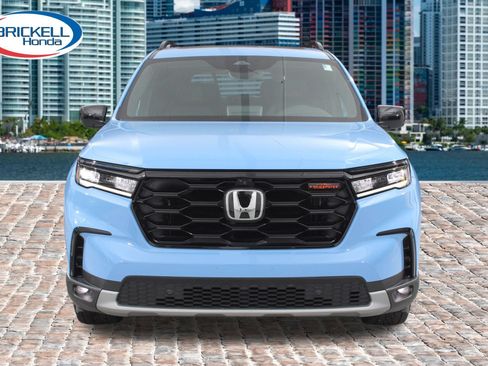 Used 2024 Honda Pilot TrailSport image 8