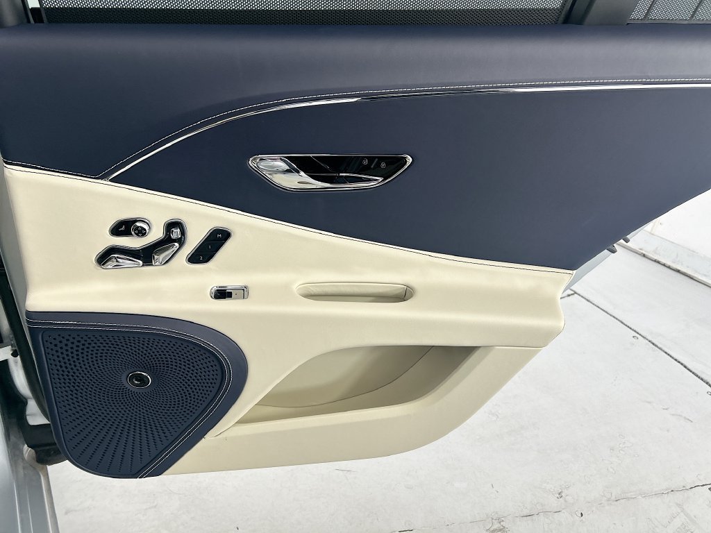 Used 2026 Bentley Flying Spur V8 AWD/4WD image 26