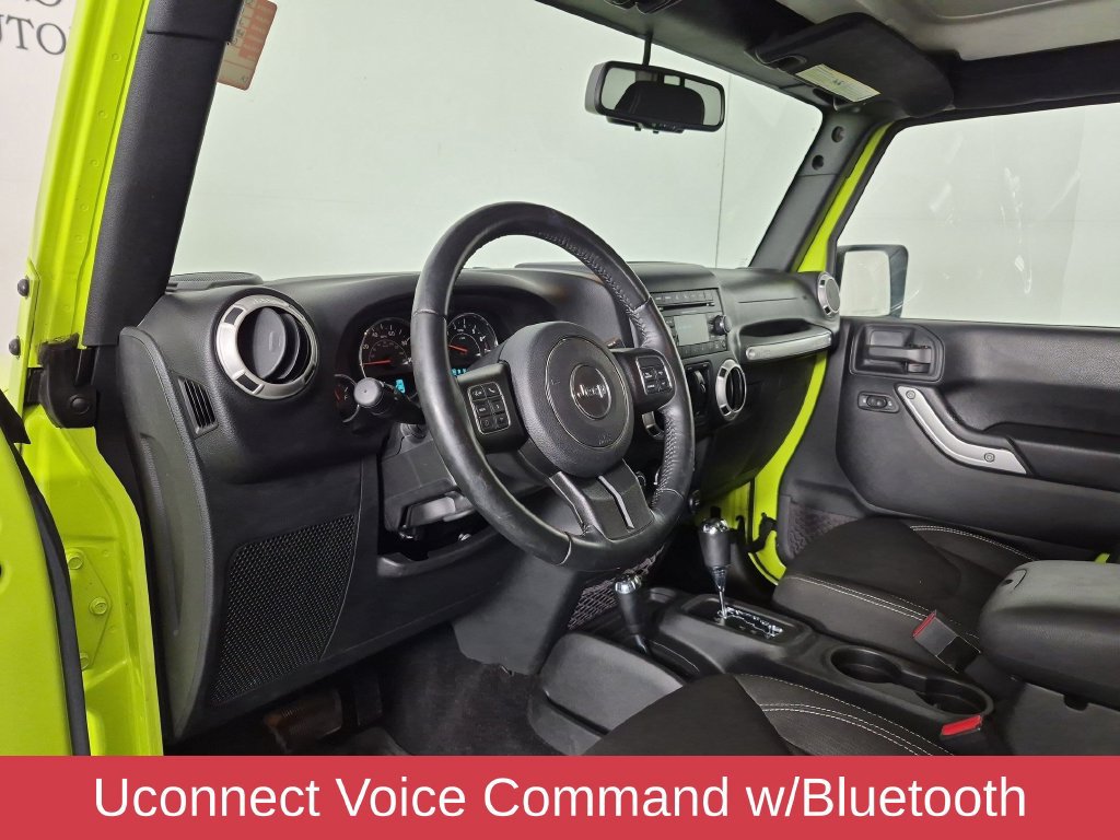 Used 2016 Jeep Wrangler Unlimited Sahara w/ Connectivity Group AWD/4WD image 16