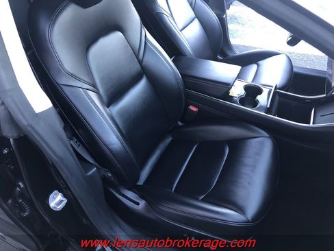 Used 2018 Tesla Model 3 Mid Range image 24