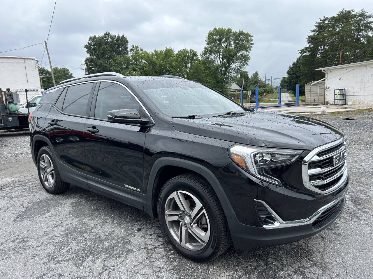 Used 2018 GMC Terrain SLT w/ Infotainment Package II AWD/4WD image 4