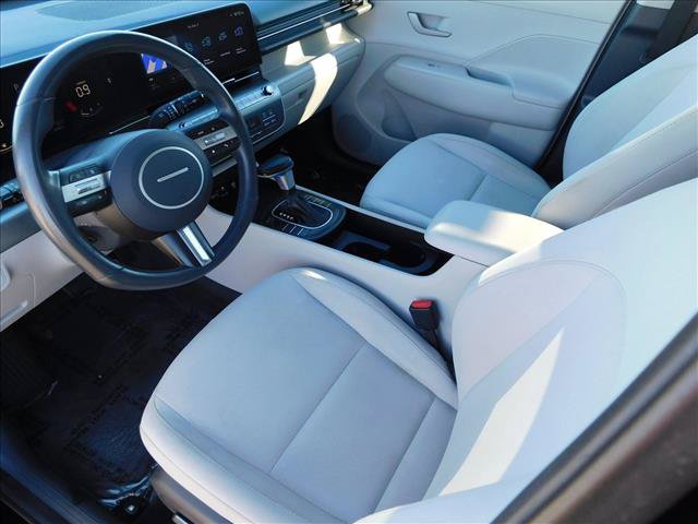 Used 2025 Hyundai Kona SEL FWD image 16