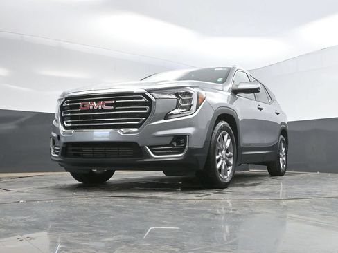 Used 2024 GMC Terrain SLT FWD image 35
