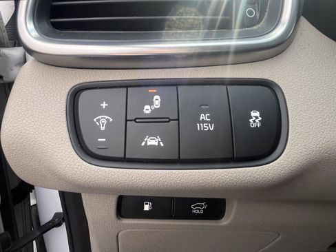 Used 2018 Kia Sorento EX w/ EX Advanced Touring Package image 11