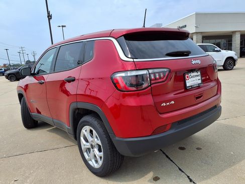 Used 2025 Jeep Compass Sport AWD/4WD image 28