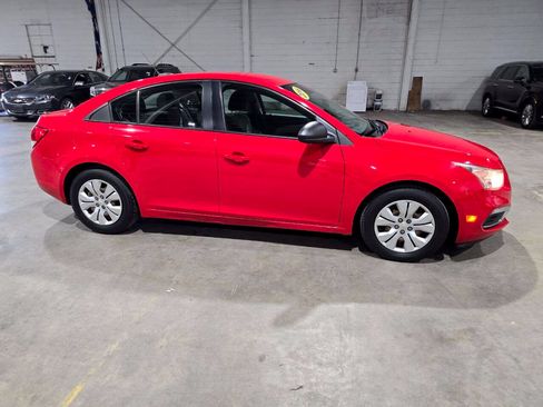 Used 2016 Chevrolet Cruze LS FWD image 17