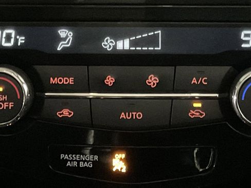 Used 2017 Nissan Rogue SV image 15