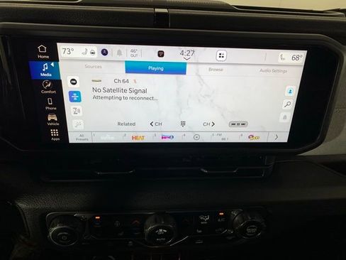 Used 2024 Jeep Gladiator Sport image 11