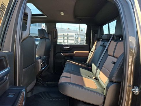 Used 2022 Chevrolet Silverado 2500 High Country w/ Safety Package II image 10