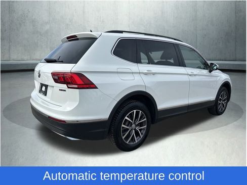 Used 2020 Volkswagen Tiguan SE w/ Panoramic Sunroof Package image 5
