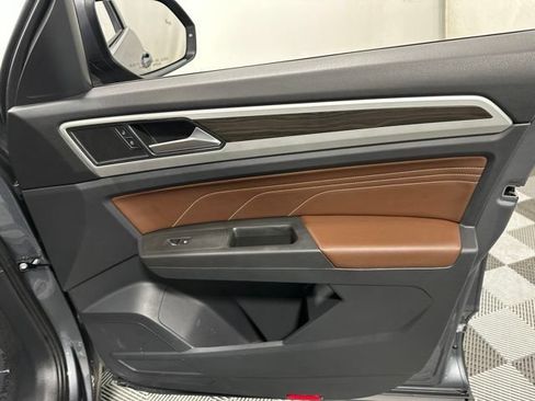 Used 2023 Volkswagen Atlas SE AWD/4WD image 33