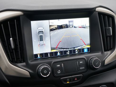 Used 2024 GMC Terrain Denali image 24