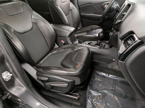 Used 2019 Jeep Cherokee Latitude Plus image 29