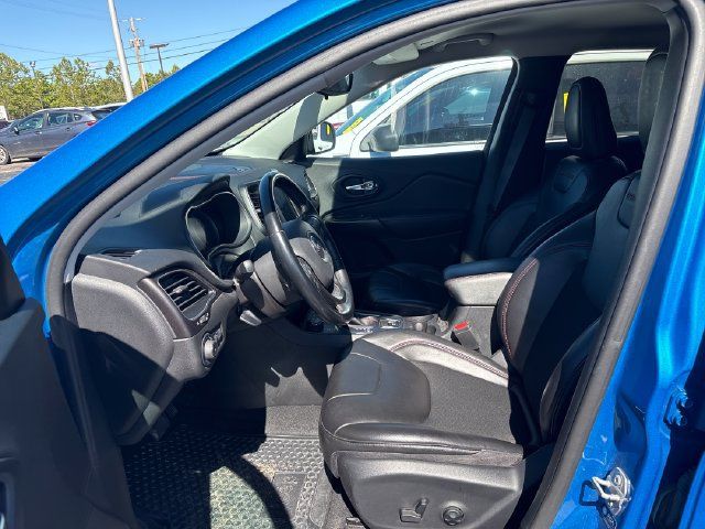 Used 2021 Jeep Cherokee Trailhawk AWD/4WD image 7