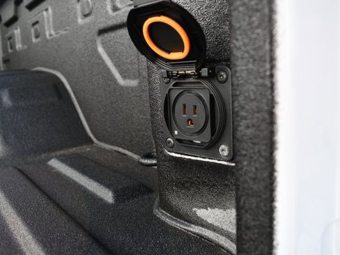 New 2026 GMC Sierra 2500 AT4 w/ AT4 Premium Plus Package image 9