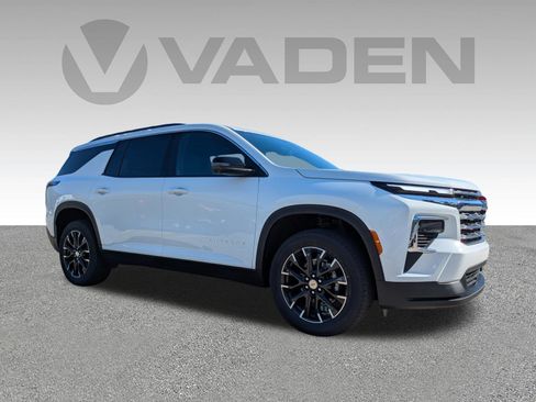 New 2026 Chevrolet Traverse LT image 3