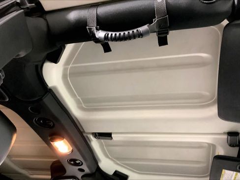 Used 2017 Jeep Wrangler Unlimited Sahara w/ Connectivity Group image 14