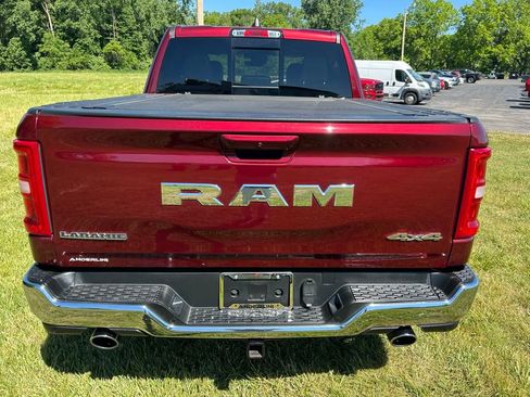 Used 2025 RAM 1500 Laramie AWD/4WD image 4