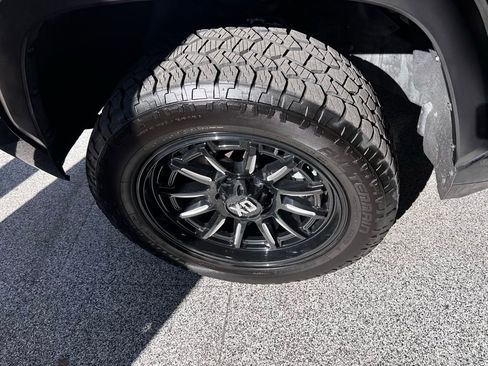 Used 2022 Toyota Tundra SR5 w/ SR5 Convenience Package image 12