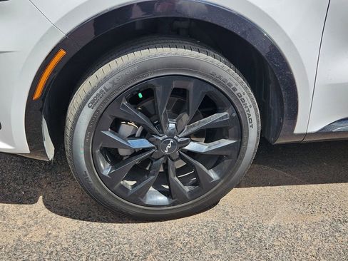 Used 2023 Kia Sorento SX AWD/4WD image 22