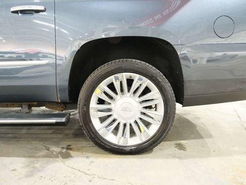 Used 2020 Cadillac Escalade ESV Platinum AWD/4WD image 7