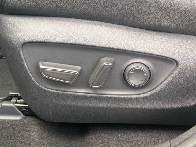 Used 2025 Toyota RAV4 XLE w/ Convenience Package FWD image 21