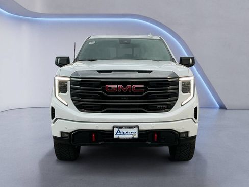 Used 2022 GMC Sierra 1500 AT4 w/ AT4 Premium Package AWD/4WD image 8