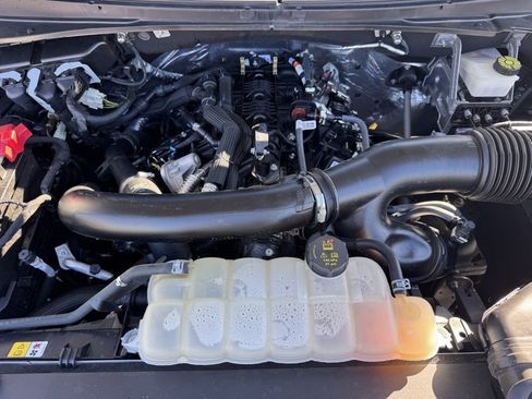 Used 2024 Ford Expedition Limited image 40