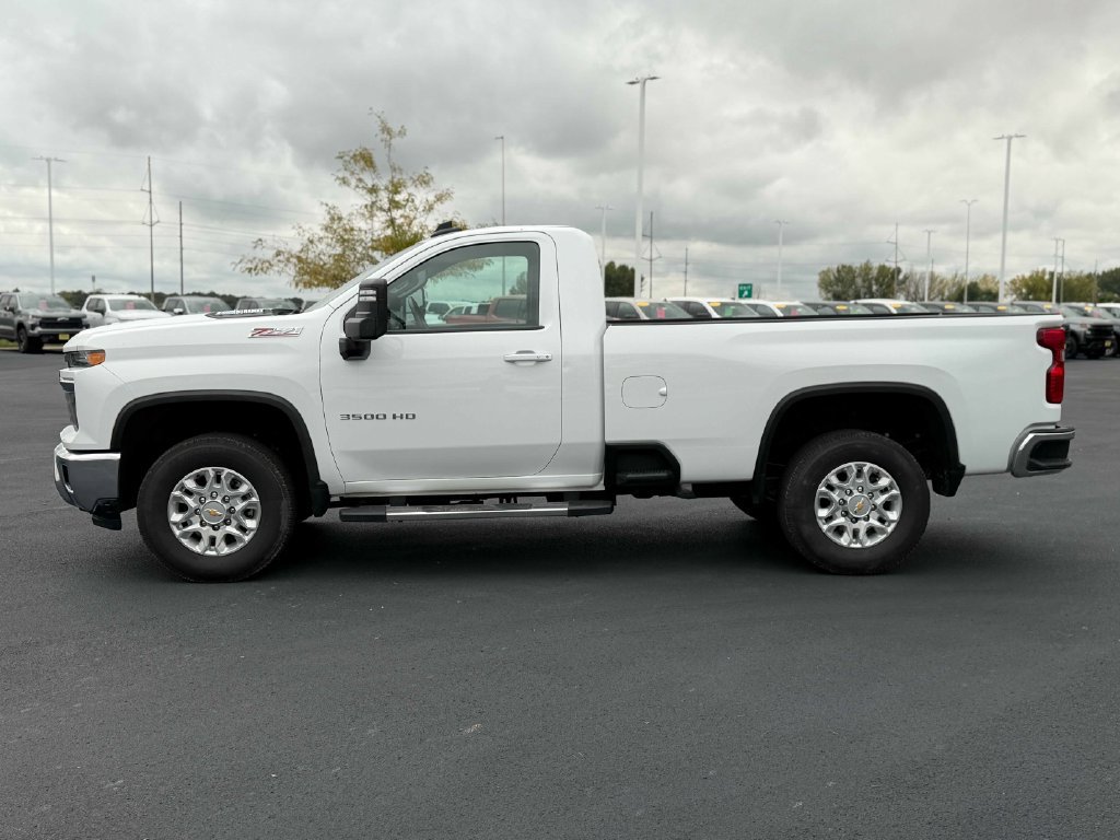 Used 2024 Chevrolet Silverado 3500 LT w/ Convenience Package AWD/4WD image 11