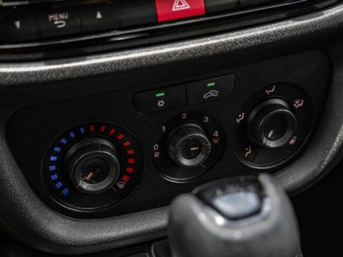 Used 2018 RAM ProMaster City Tradesman FWD image 23