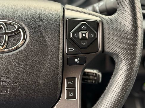 Used 2021 Toyota Tacoma TRD Off-Road w/ Technology Package AWD/4WD image 10