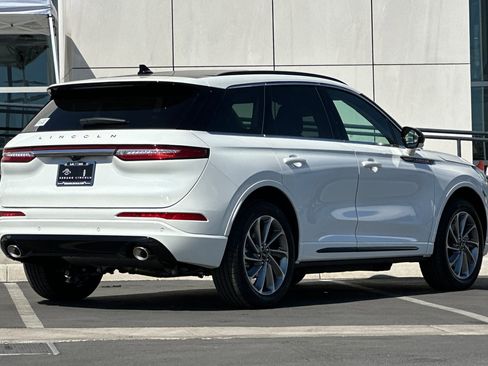 New 2025 Lincoln Corsair Grand Touring image 3