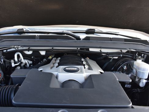 Used 2019 Cadillac Escalade ESV Premium Luxury w/ LPO, Radiant Package image 41