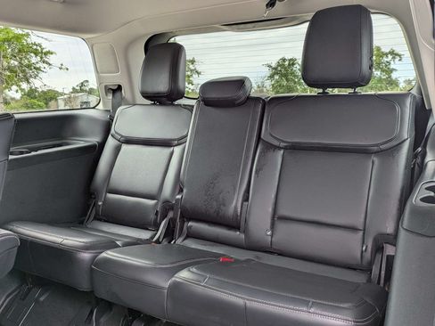 Used 2025 Ford Expedition Platinum AWD/4WD image 19