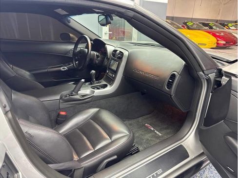 Used 2006 Chevrolet Corvette Z06 w/ Preferred Equipment Group image 19