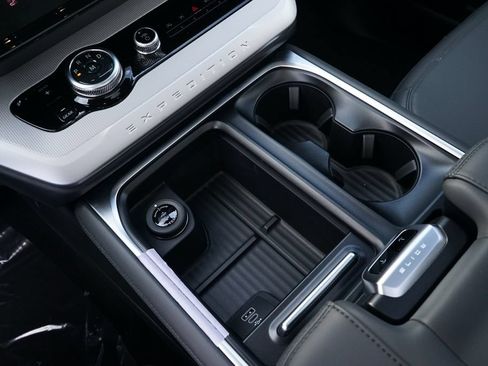 New 2026 Ford Expedition Active AWD/4WD image 15