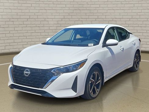 Certified 2025 Nissan Sentra SV FWD image 1