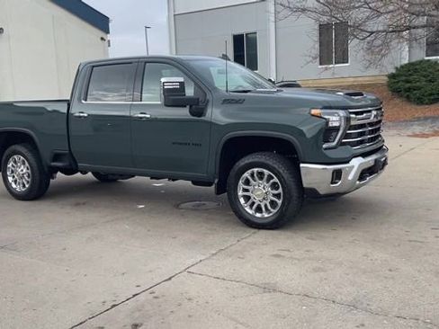 Used 2025 Chevrolet Silverado 2500 LTZ w/ LTZ Convenience Package image 2