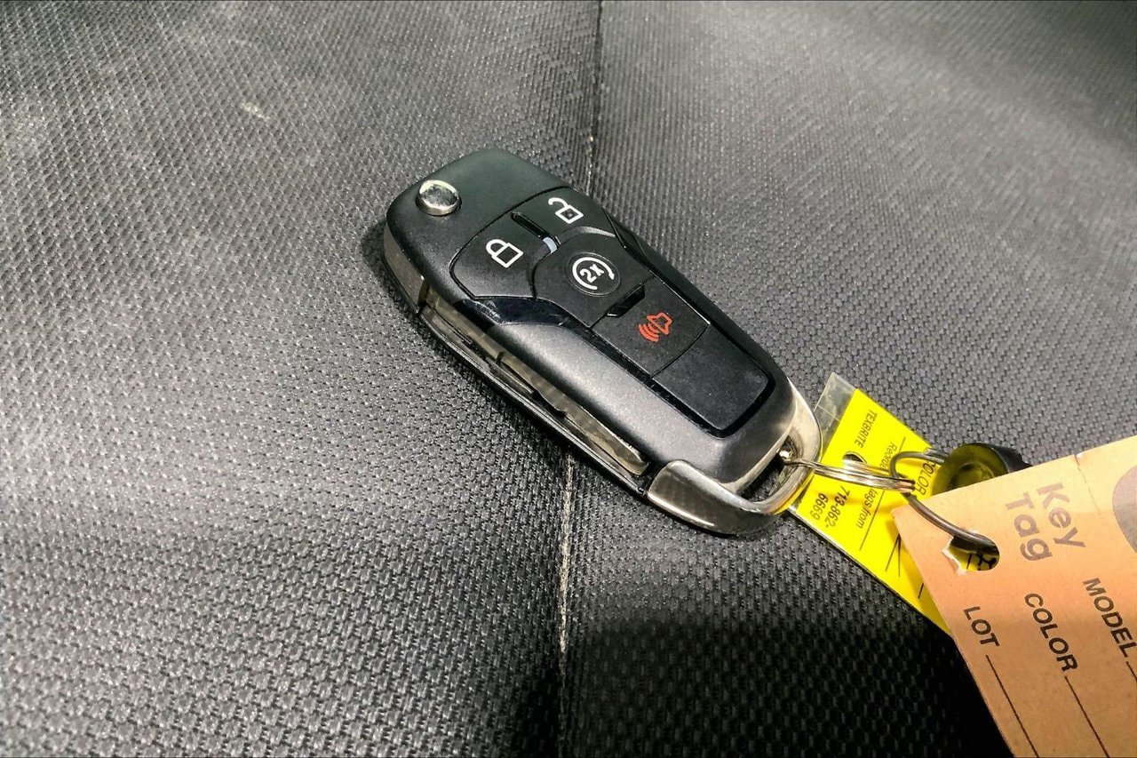 Used 2018 Ford F150 XLT w/ Equipment Group 302A Luxury AWD/4WD image 19