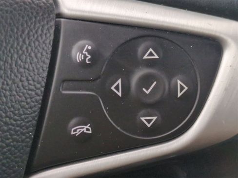 Used 2023 GMC Terrain SLT image 24