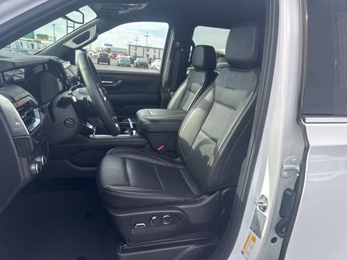 Used 2025 GMC Yukon Denali image 18